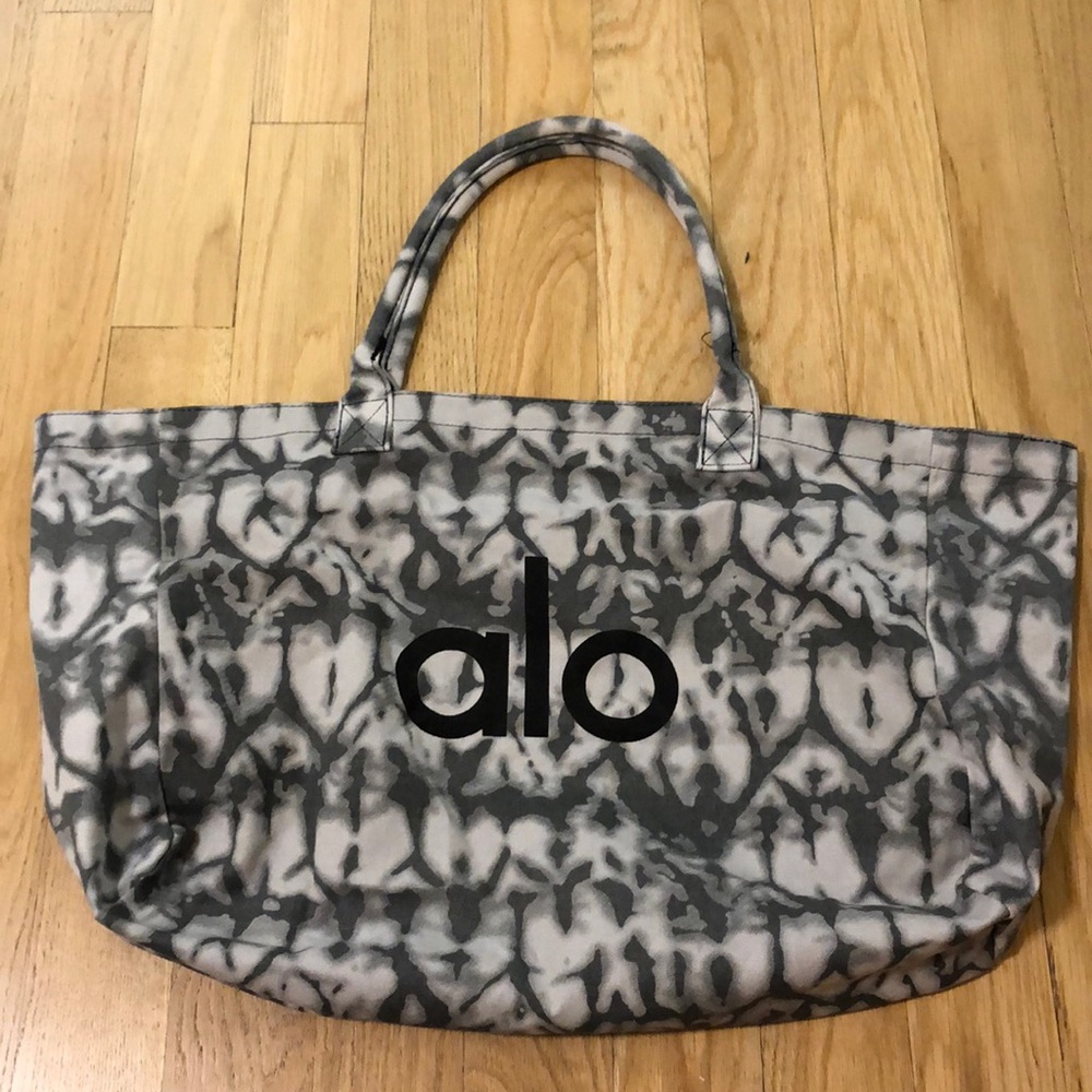 Alo Printed Logo Tote